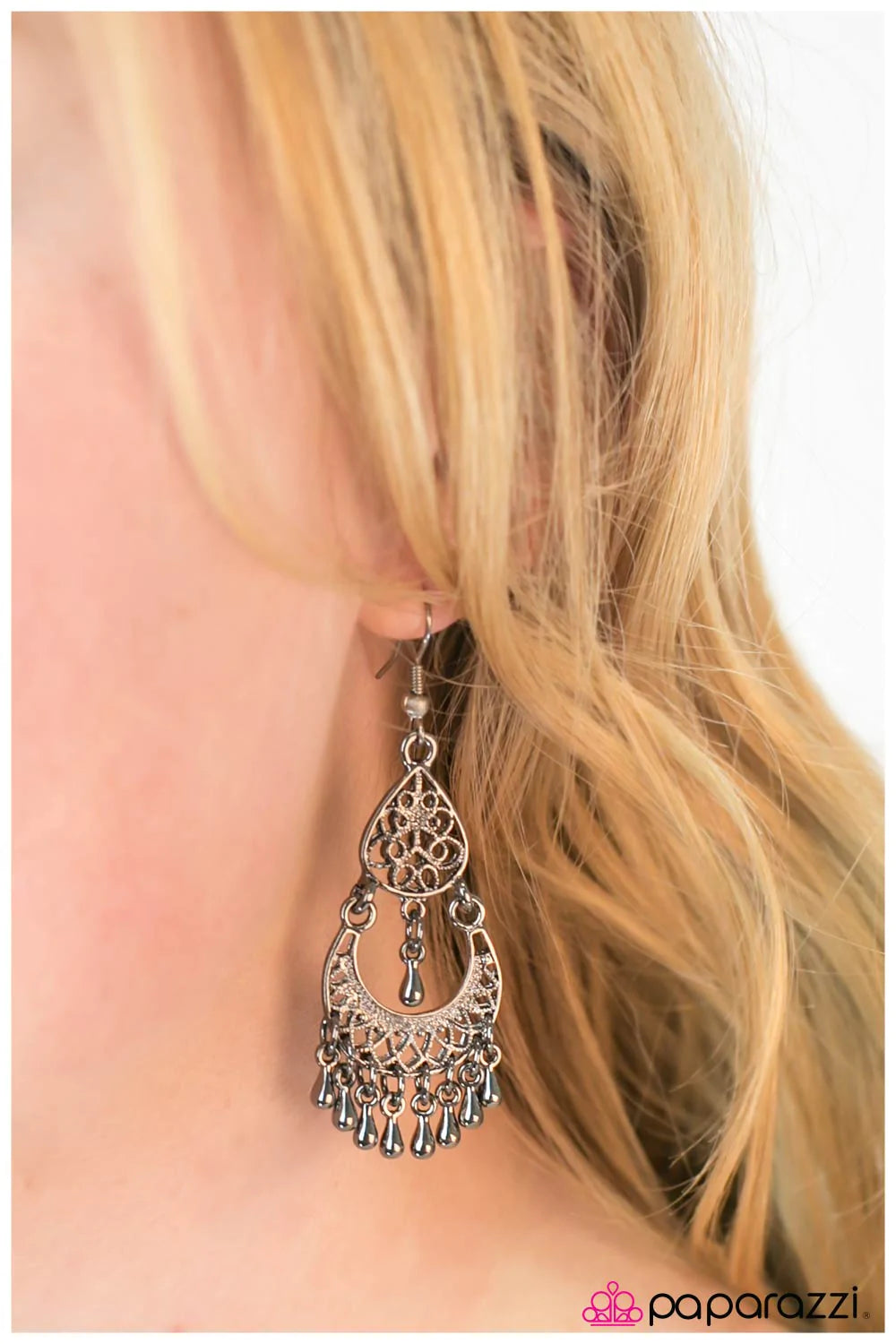 Paparazzi Earring ~ Metallic Maven - Black