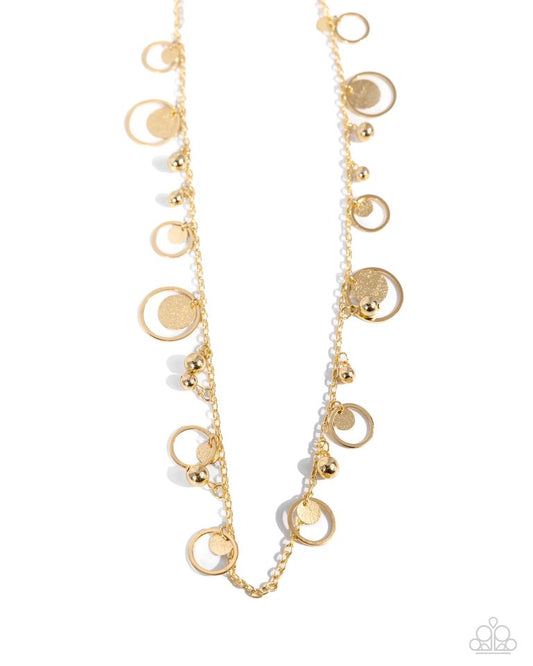 Selfie SHEEN - Gold - Paparazzi Necklace Image