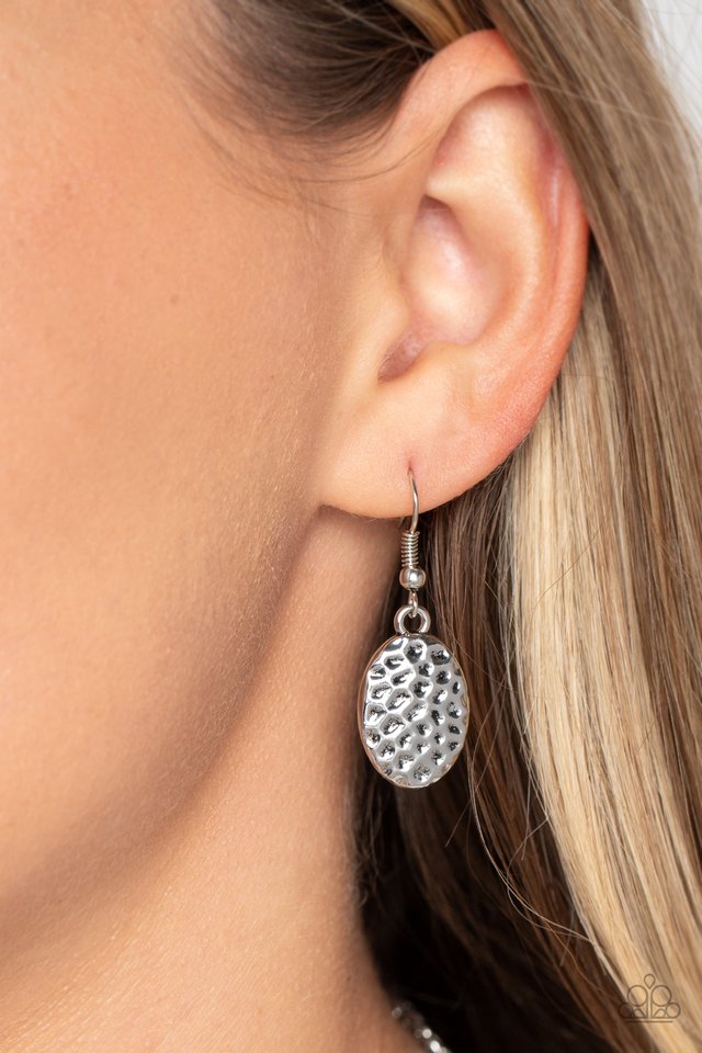 Badlands Border - Black - Paparazzi Necklace Image