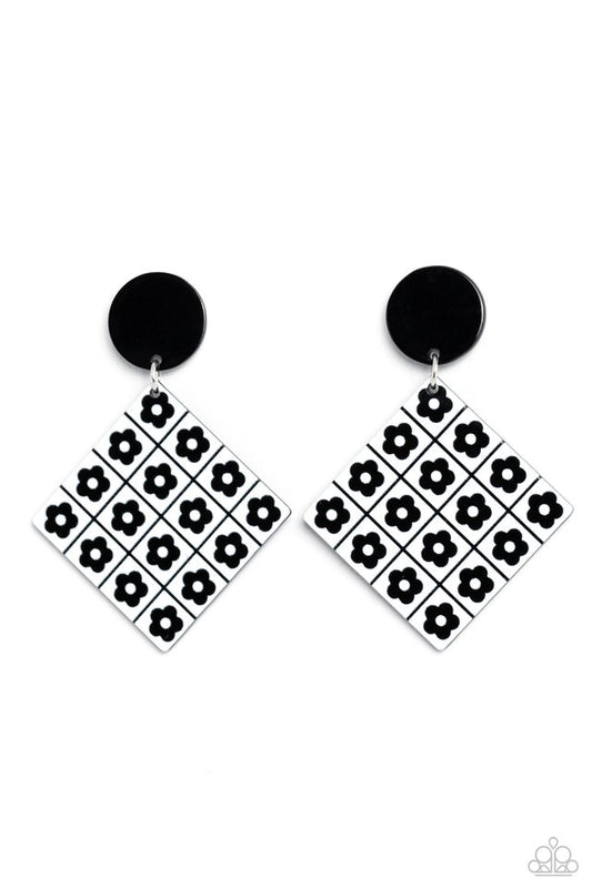Vintage Vaudeville - Black - Paparazzi Earring Image