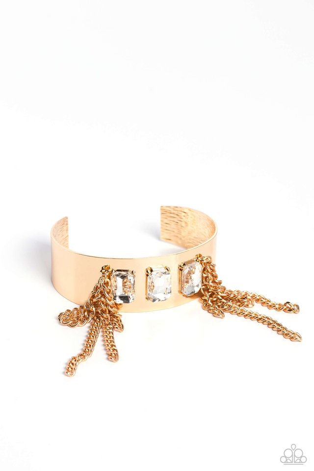 CHAIN Showers - Gold - Paparazzi Bracelet Image