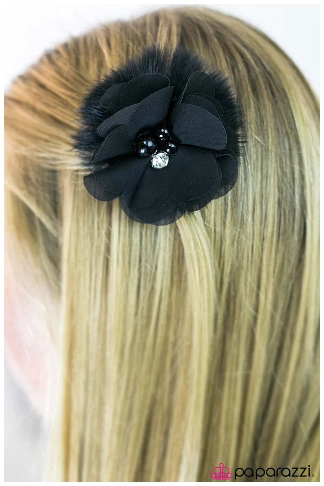Paparazzi Hair Accessories ~ The Prom Queen - Black
