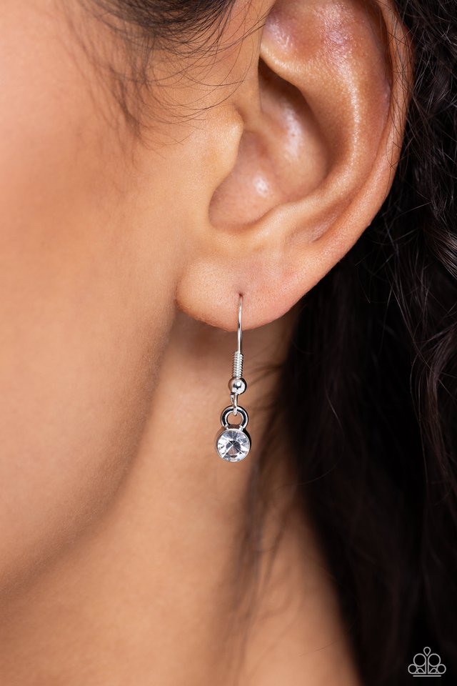 Pronged Passion - Black - Paparazzi Necklace Image