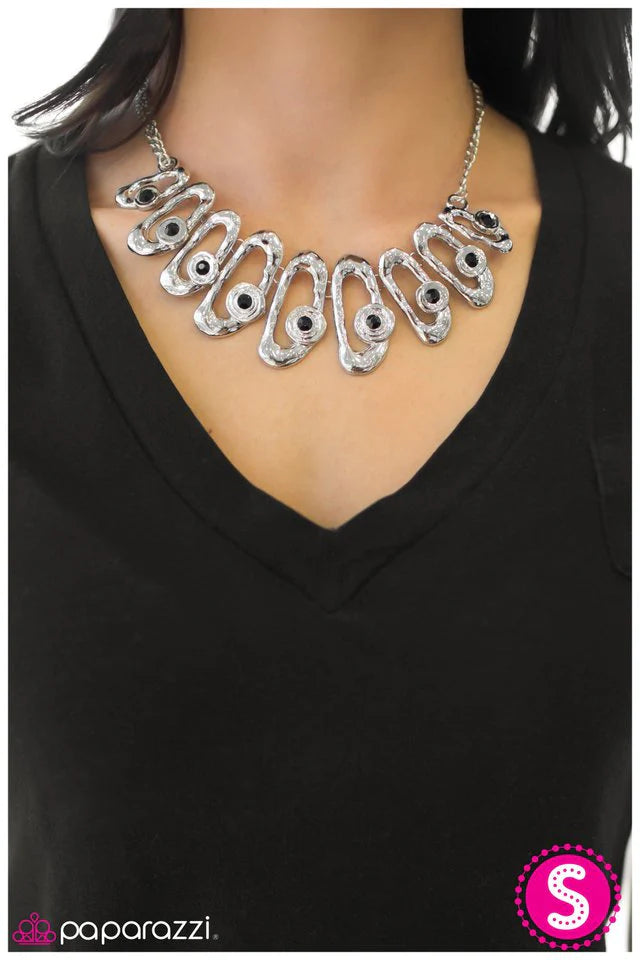 Collar Paparazzi ~ Take A Bow - Negro
