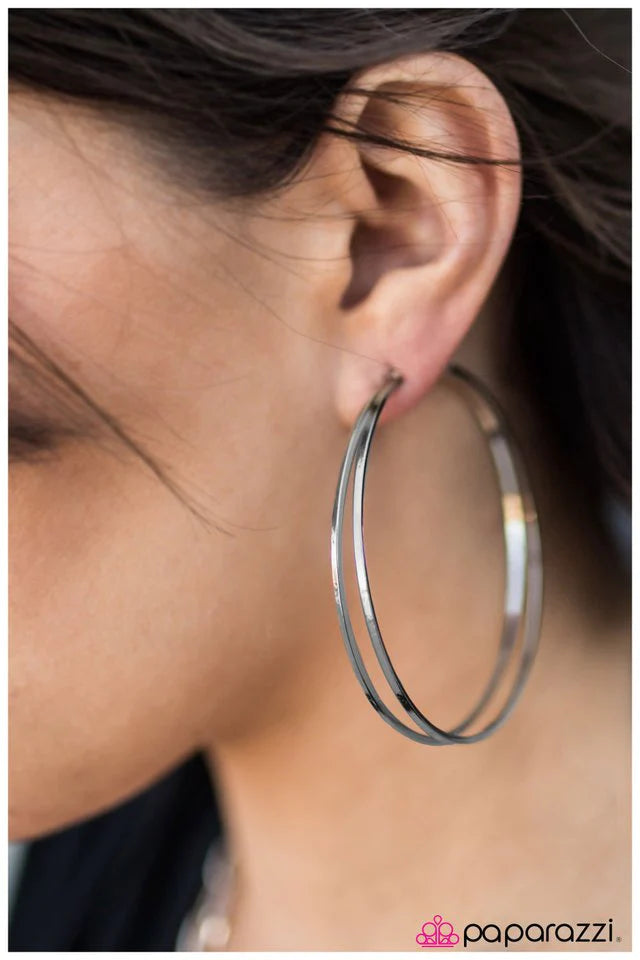 Pendiente Paparazzi ~ Dos AROS y un Aro - Negro