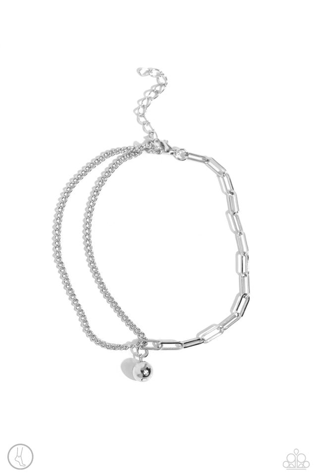 Solo Sojourn - Silver - Paparazzi Bracelet Image