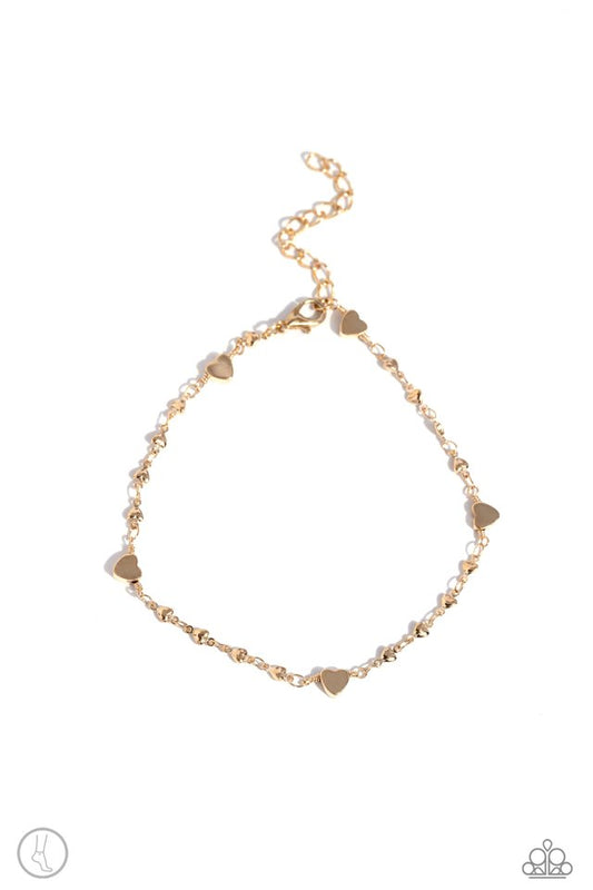 Highlighting My Heart - Gold - Paparazzi Bracelet Image
