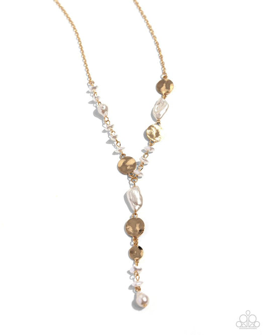 Executive Expression - Gold - Paparazzi Necklace Image