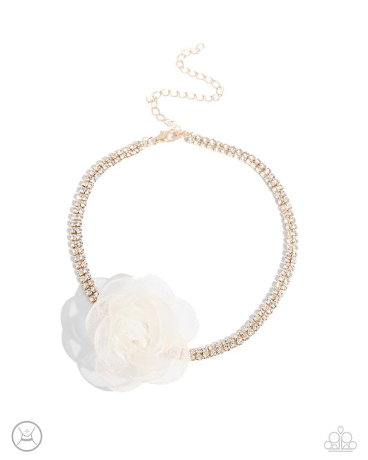 Rosy Range - Gold - Paparazzi Necklace Image