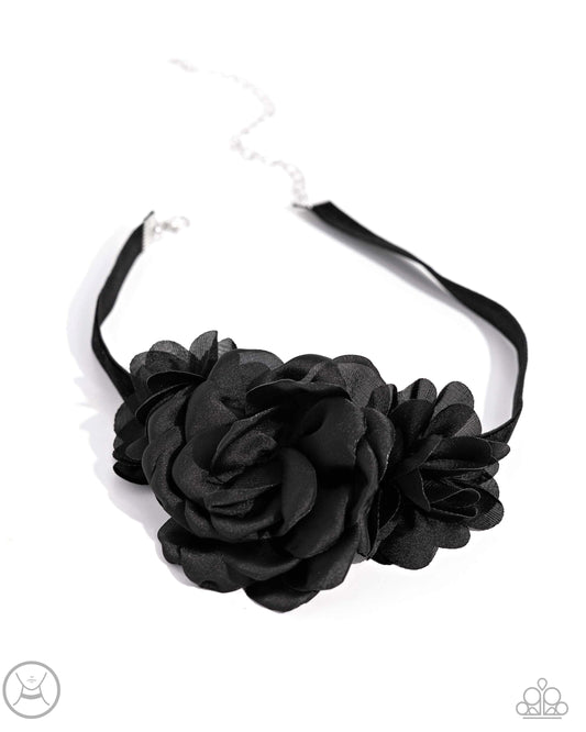 Collar Paparazzi ~ Very Viscountess - Negro
