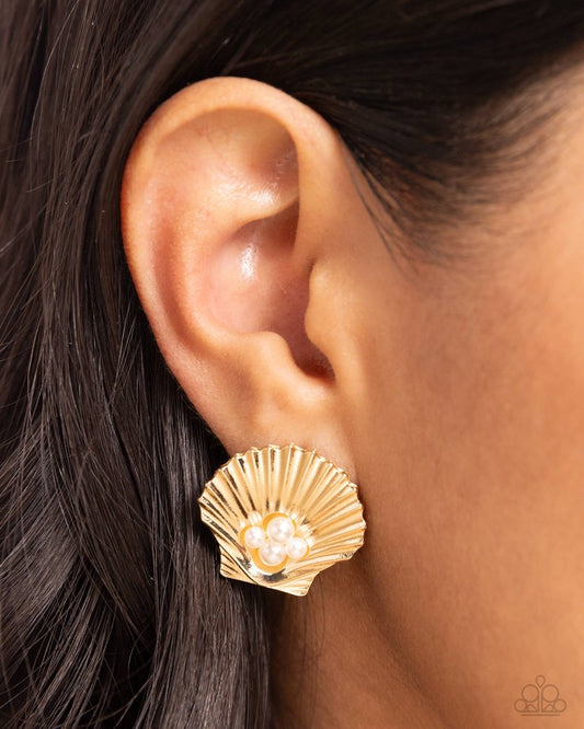 Oyster Opulence - Gold - Paparazzi Earring Image