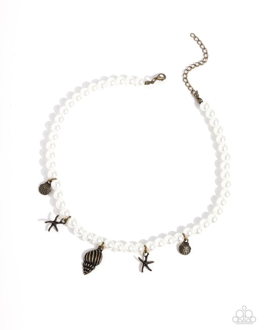 Beachcomber Beauty - Brass - Paparazzi Necklace Image