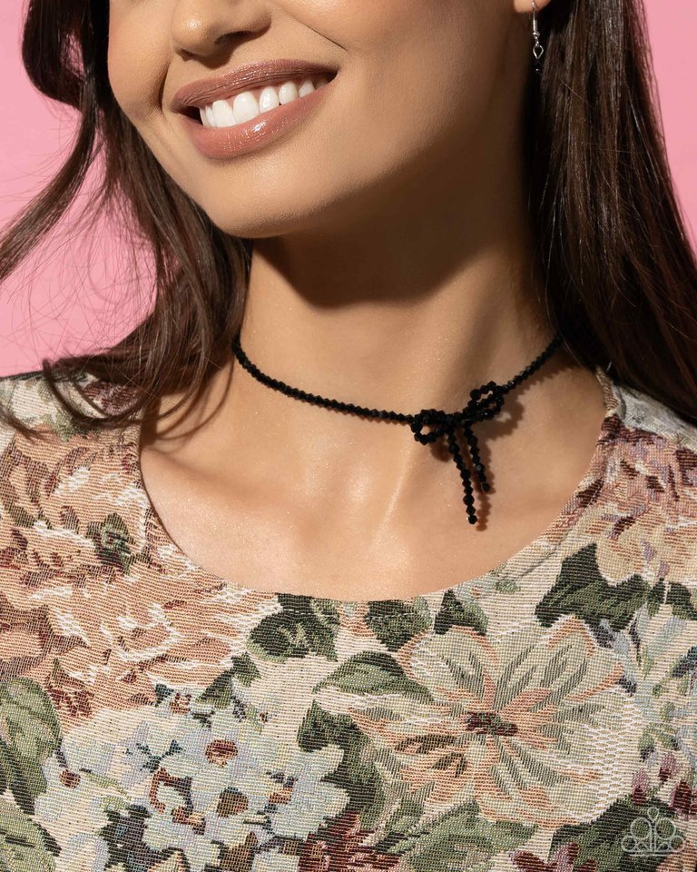 Somebody I Used to BOW - Black - Paparazzi Necklace Image