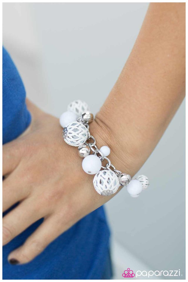 Paparazzi Bracelet ~ An EIFFEL Of Wonder - White