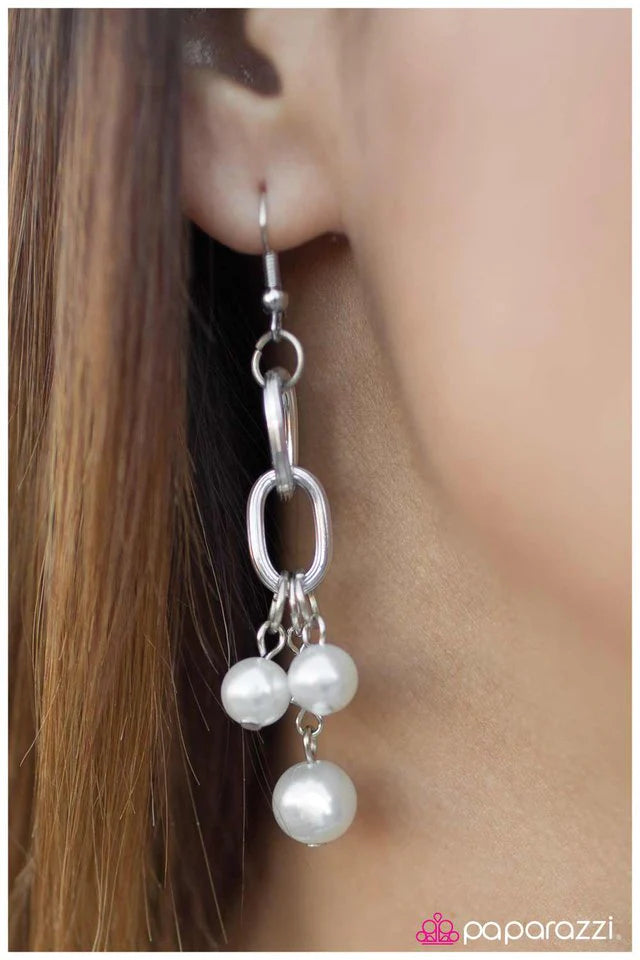 Paparazzi Earring ~ Best Day Ever - White