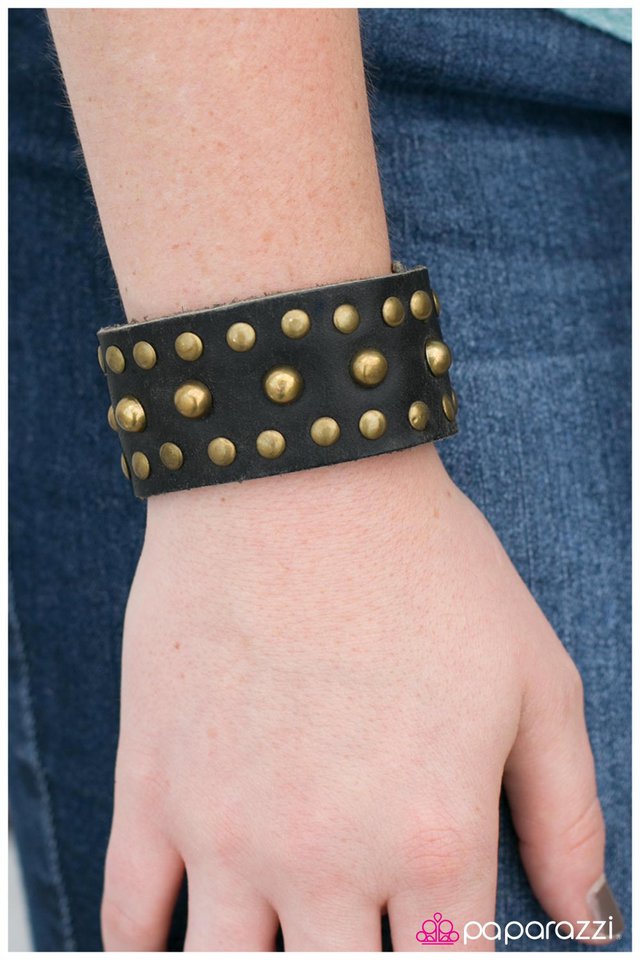 Paparazzi Bracelet ~ Buccaneer - Brass