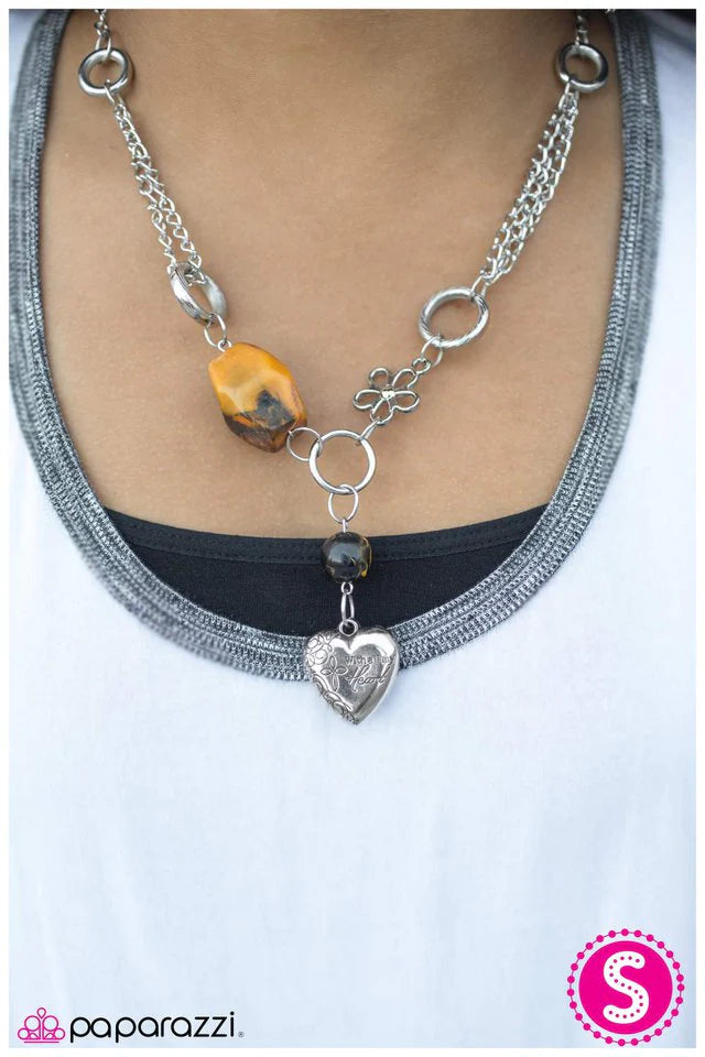 Collar Paparazzi ~ Vixen - Amarillo