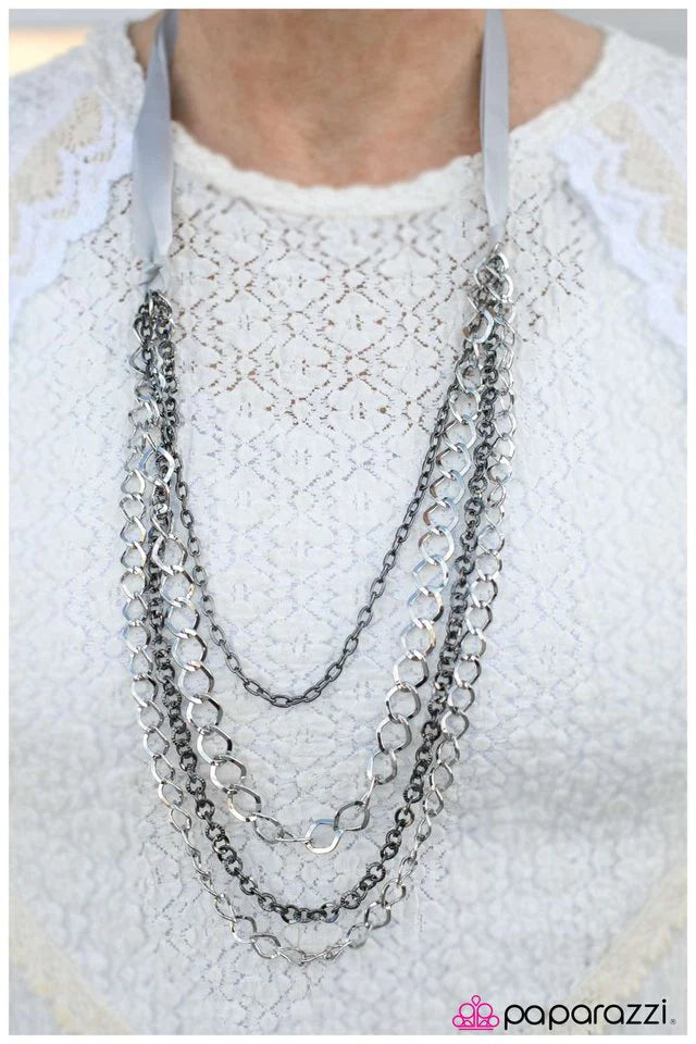 Collar Paparazzi ~ Sin ataduras - Plata