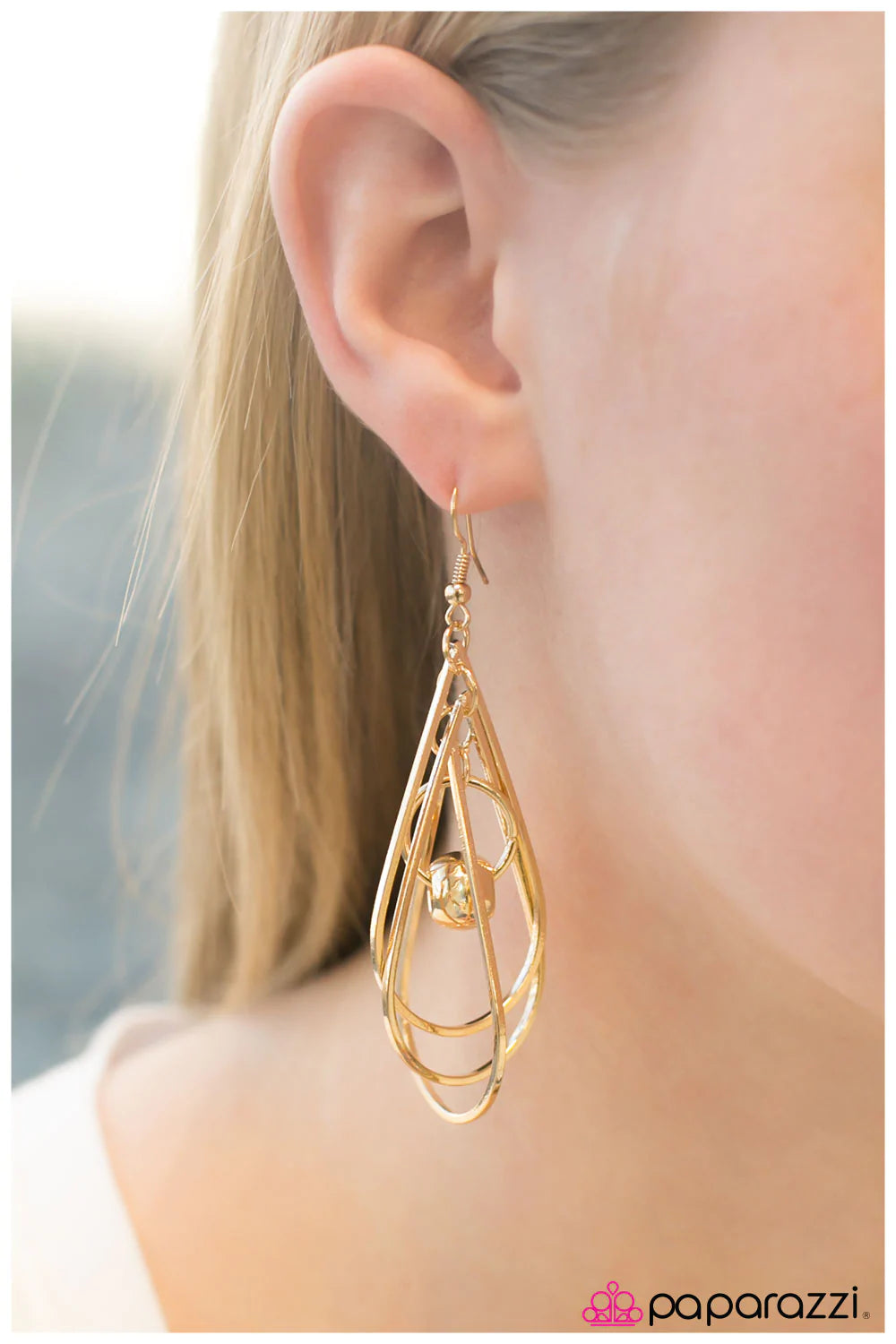 Paparazzi Earring ~ No More Tears - Gold