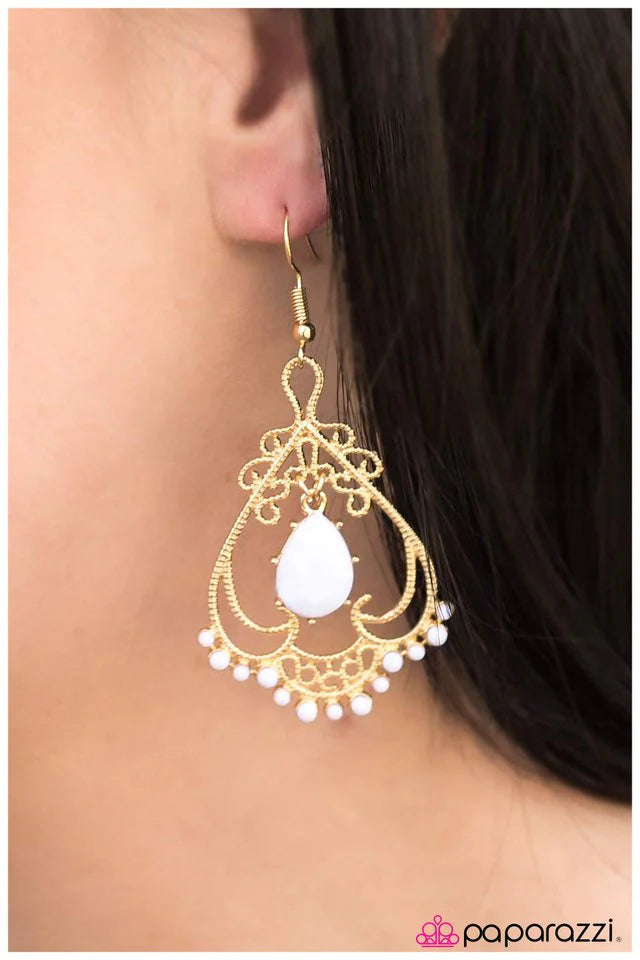 Paparazzi Earring ~ Queen Of Spades - White