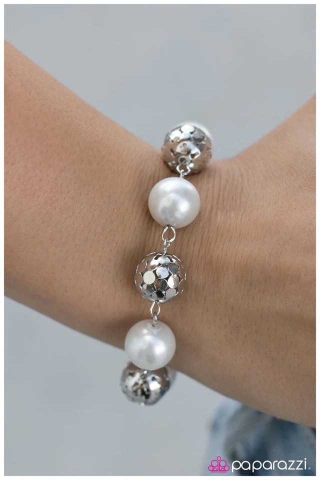 Pulsera Paparazzi ~ PD Te amo - Blanco