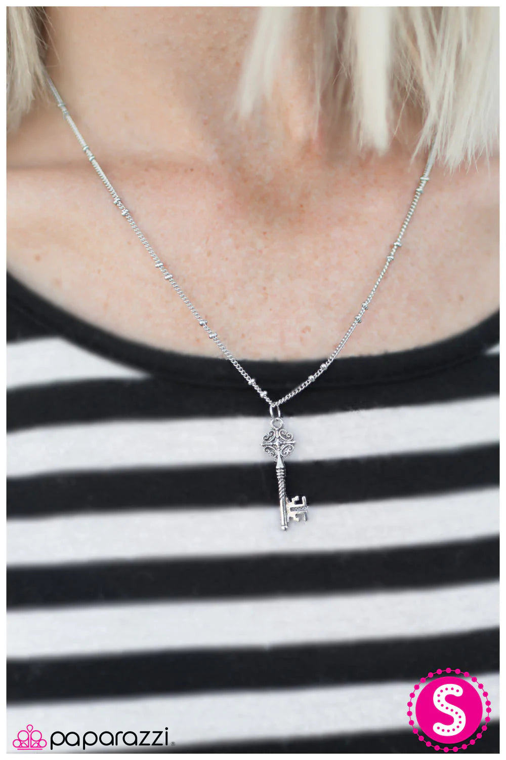 Collar Paparazzi ~ Amor secreto - Plata