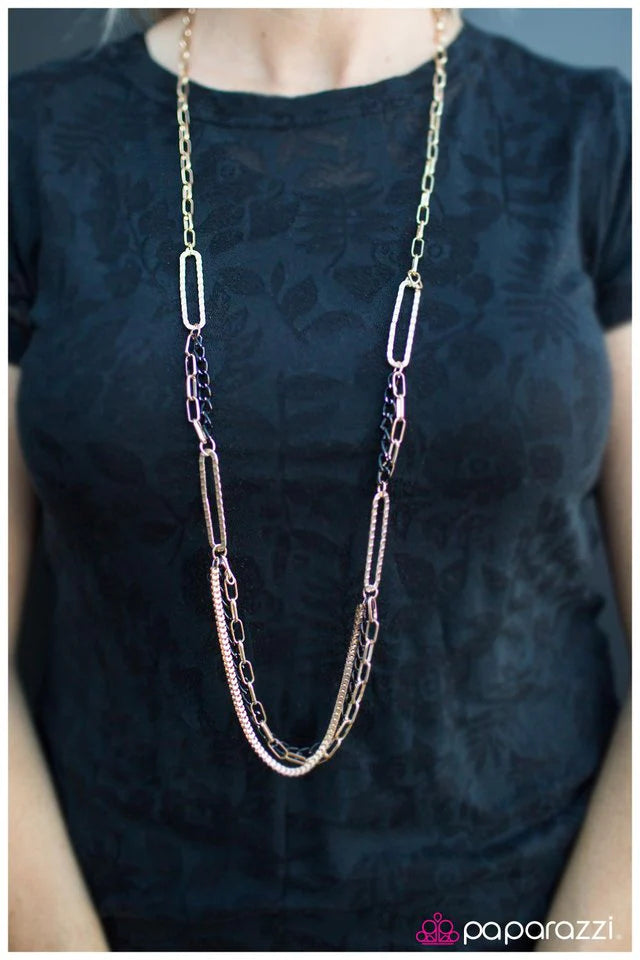 Collar Paparazzi ~ Sin presión - Oro