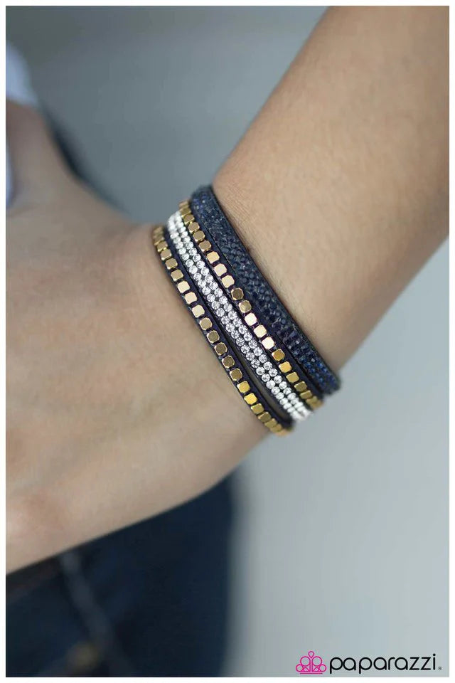 Pulsera Paparazzi ~ Comin In Hot - Azul