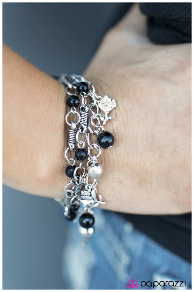 Pulsera Paparazzi ~ Like Fine Wine - Negro