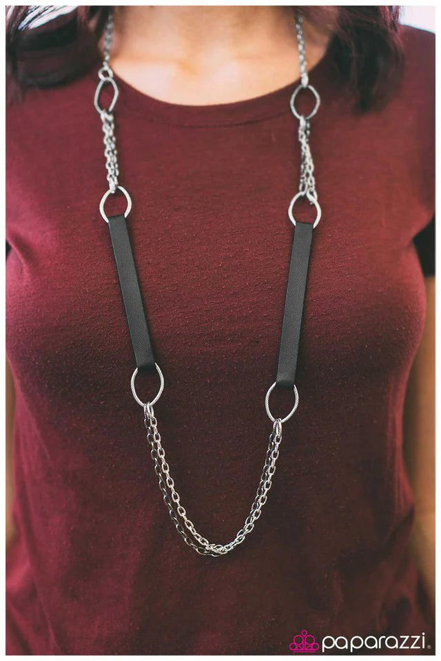 Paparazzi Necklace ~ Backstage Passes - Black