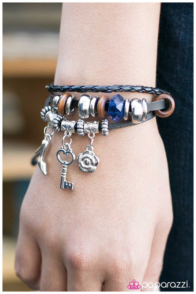 Paparazzi Bracelet ~ Keepin It Low Key - Black