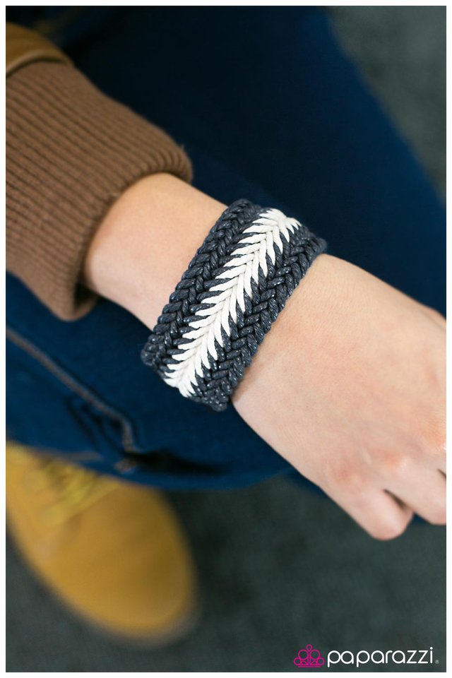 Paparazzi Bracelet ~ Below the Belt - Black