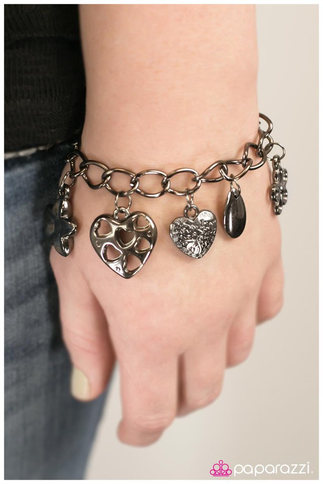 Pulsera Paparazzi ~ Quédate quieto, corazón - Negro