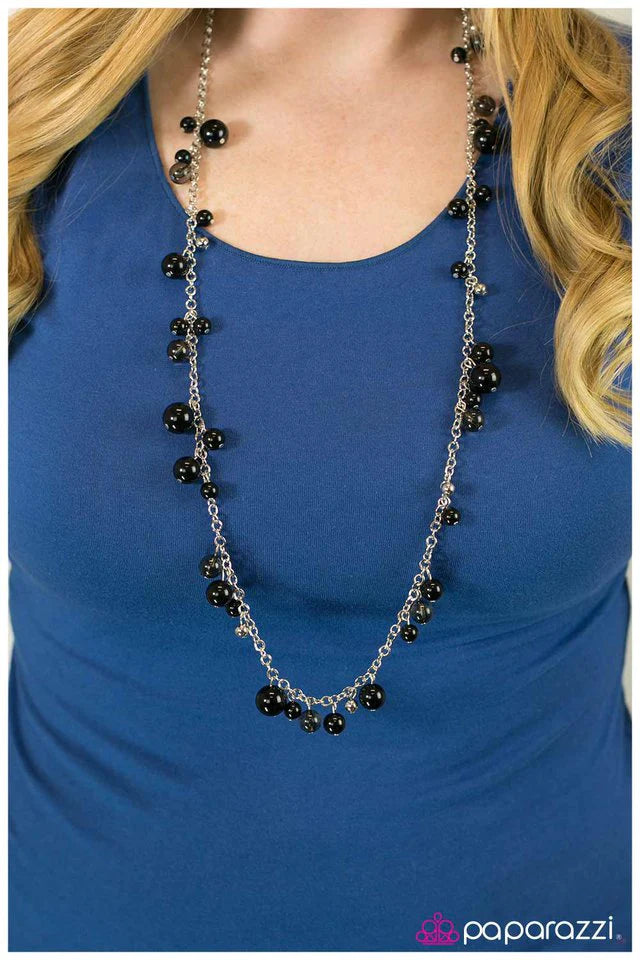 Collar Paparazzi ~ Madame Bovary - Negro