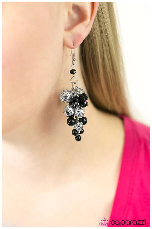 Paparazzi Earring ~ Classiest Of Them All - Black