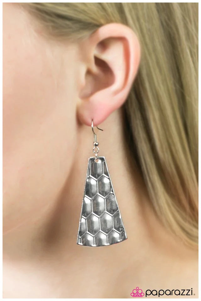 Paparazzi Earring ~ HEX-Girlfriend - Silver