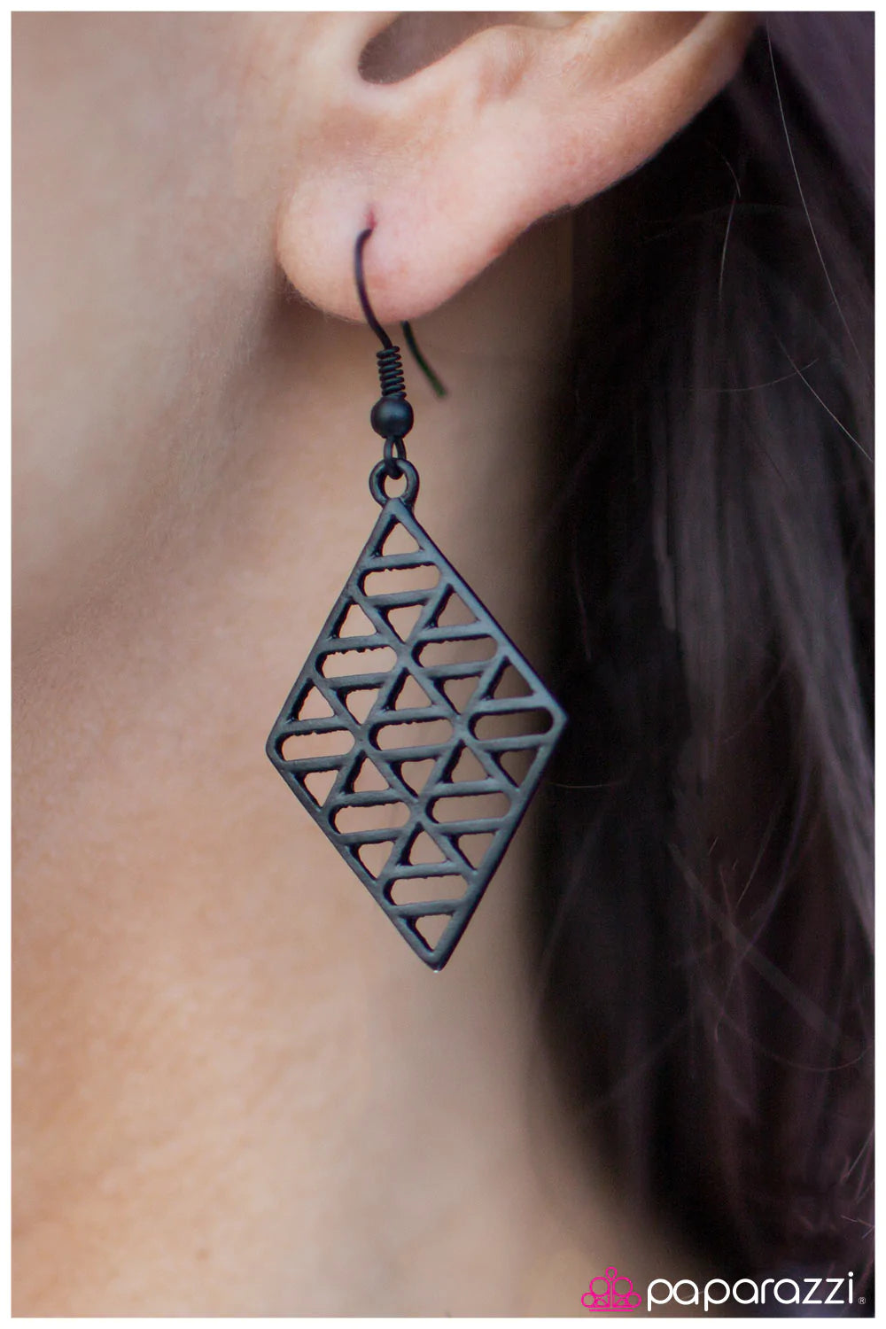 Pendiente Paparazzi ~ Diamantes decorativos - Negro