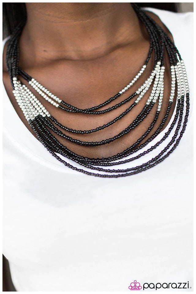 Collar Paparazzi ~ Get With The BEAD - Negro