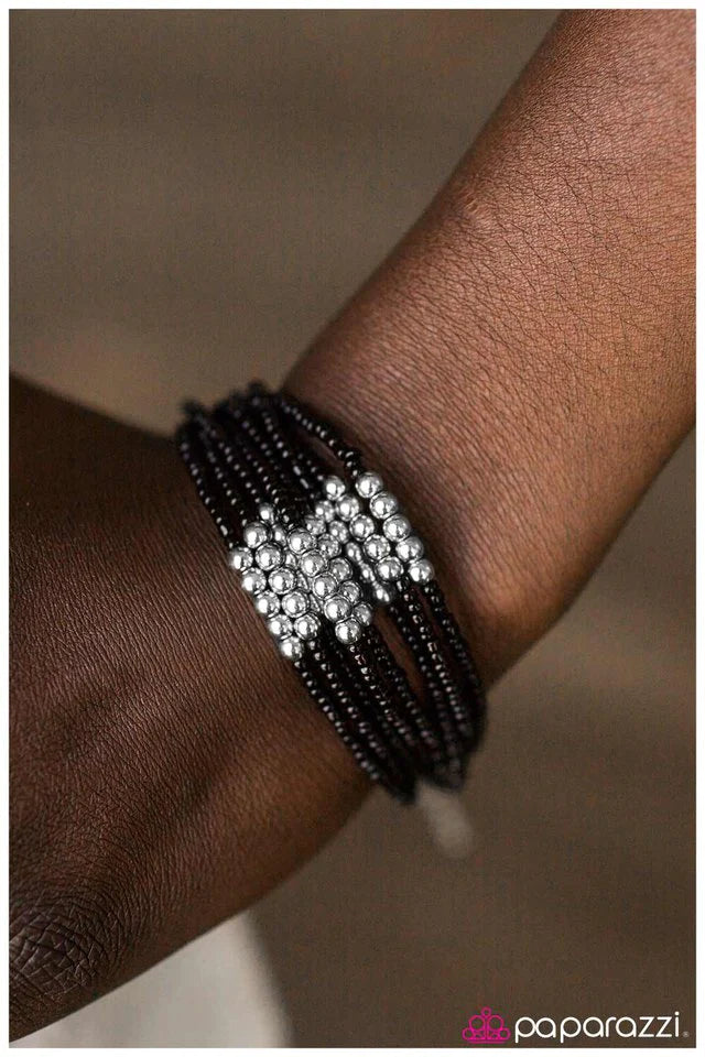 Pulsera Paparazzi ~ ¡Tú me amas! - Negra