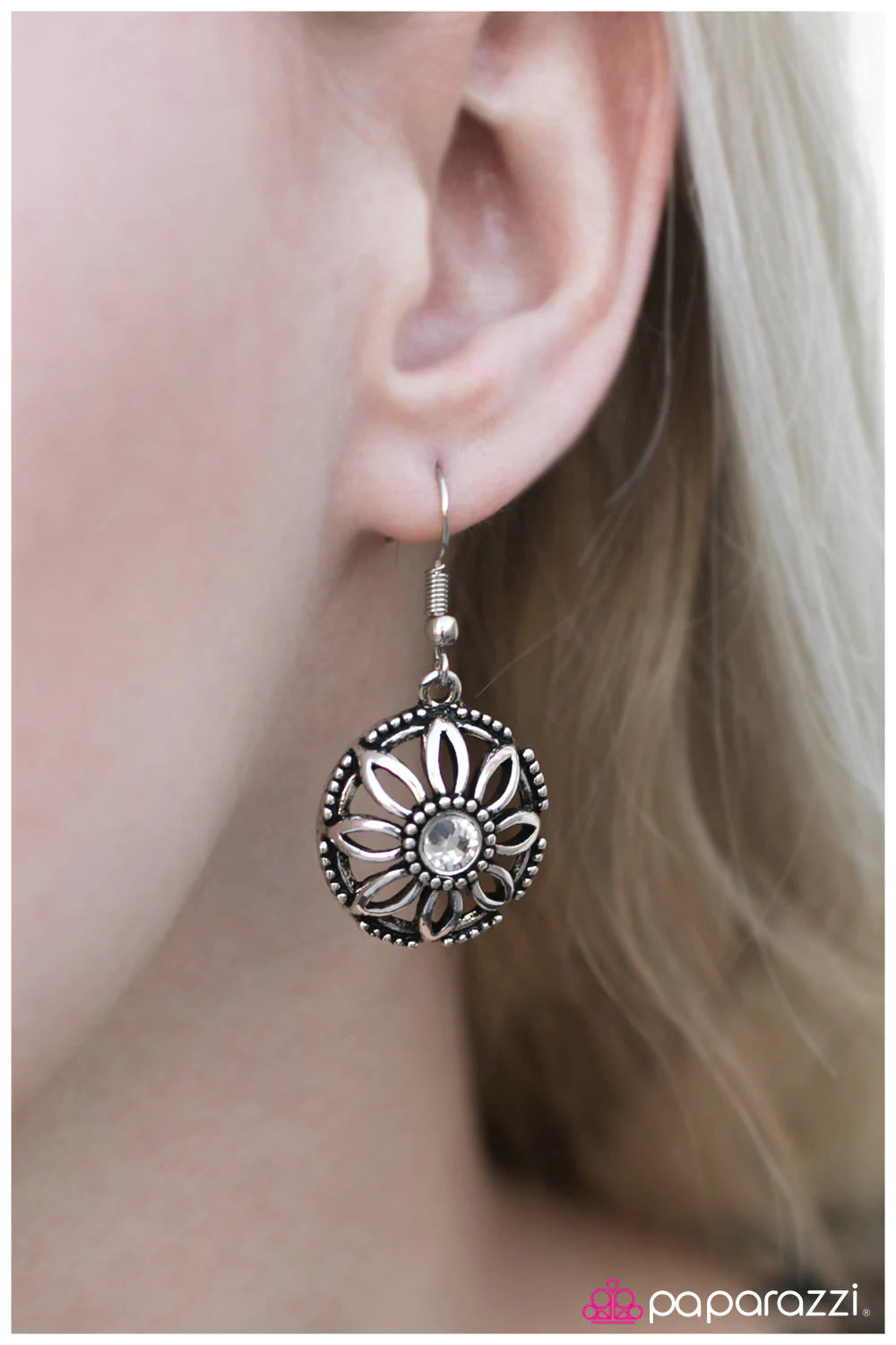 Paparazzi Earring ~ Treasure Hunt - White