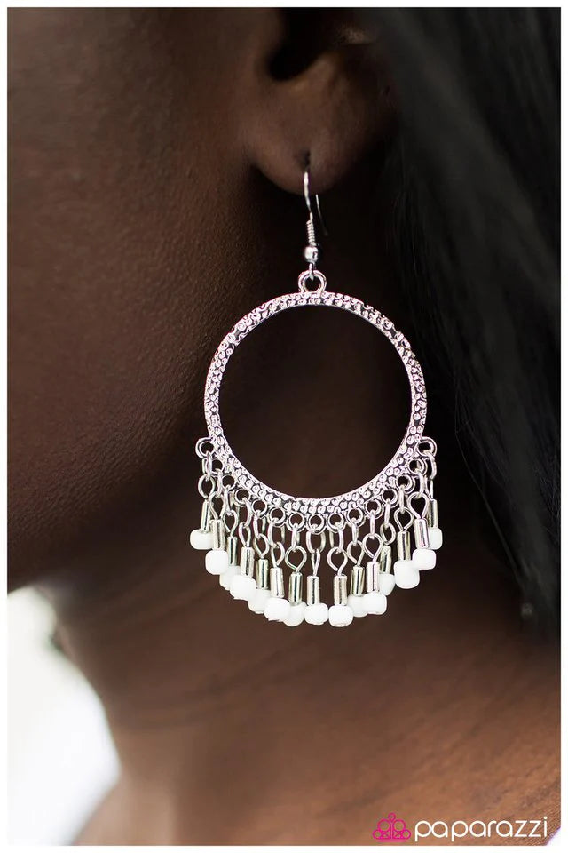 Pendiente Paparazzi ~ Estilo salvaje - Blanco