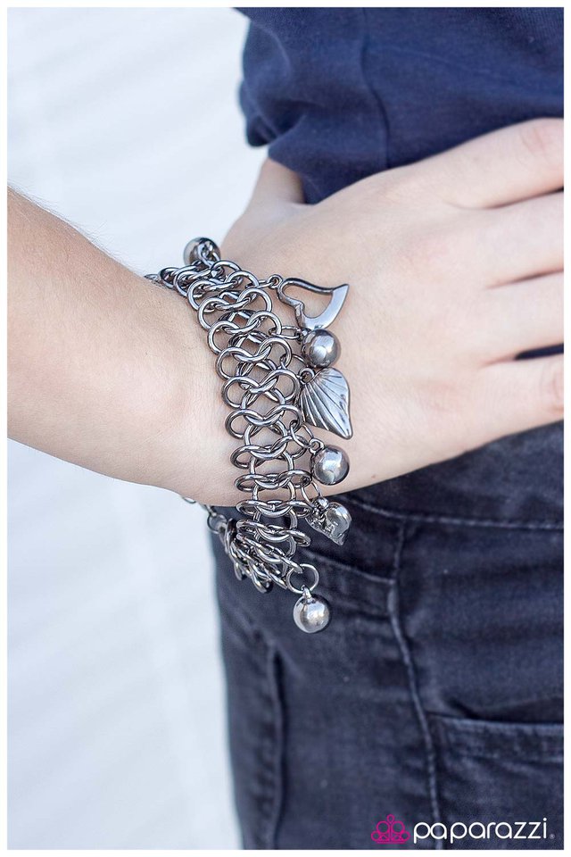 Pulsera Paparazzi ~ Corazón a Corazón - Negro