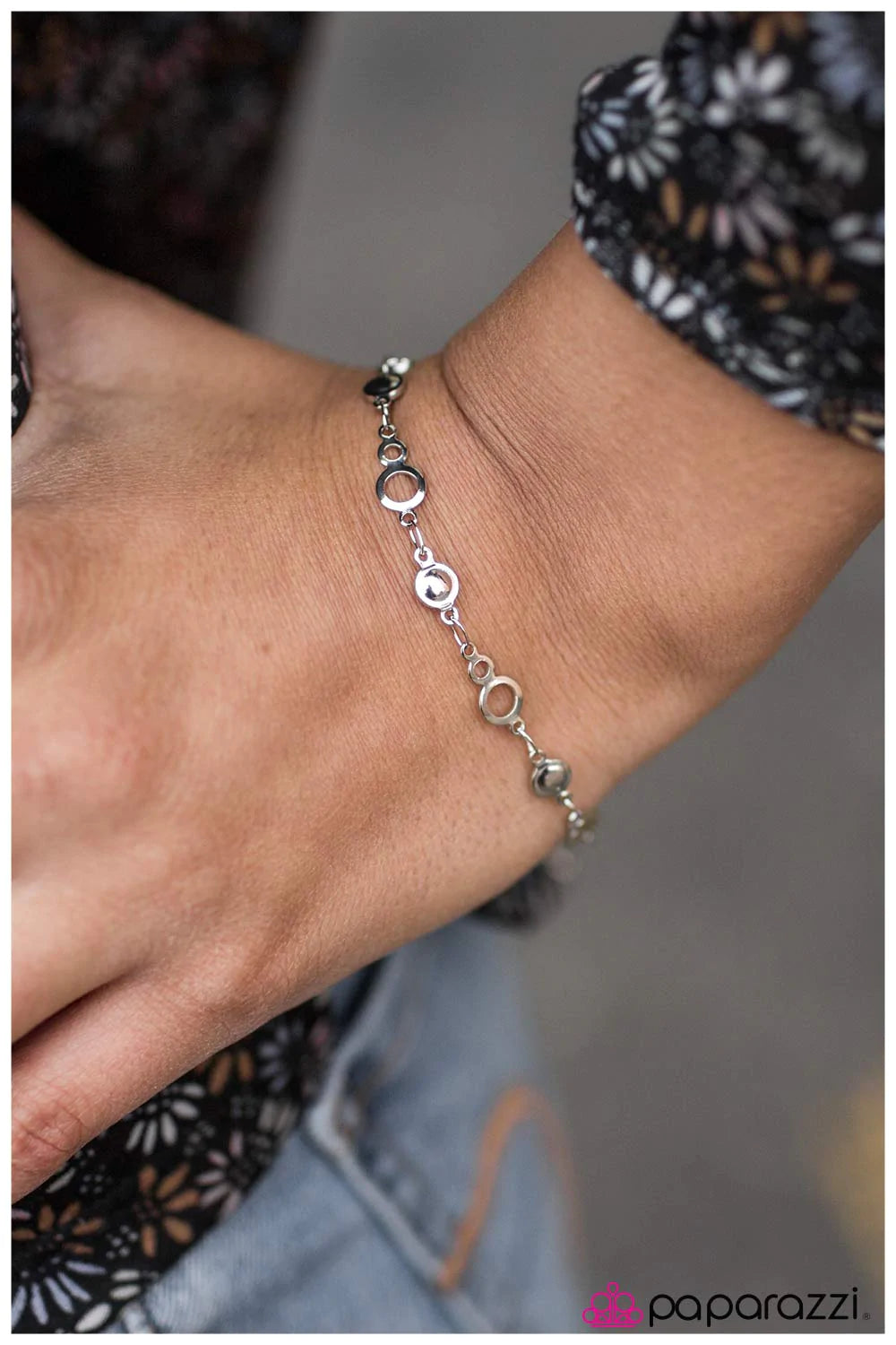 Paparazzi Bracelet ~ A Simple Hello - Silver