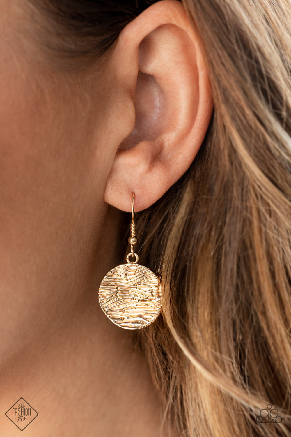 Paparazzi Necklace ~ Circulating Shimmer - Gold