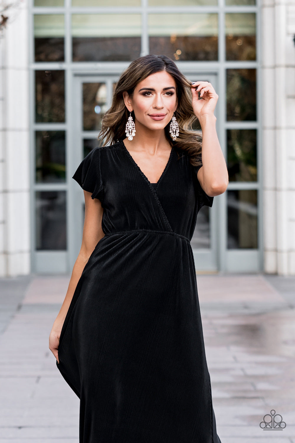 Pendiente Paparazzi Exclusivo de EMP ~ Reina de todo lo brillante - Blanco