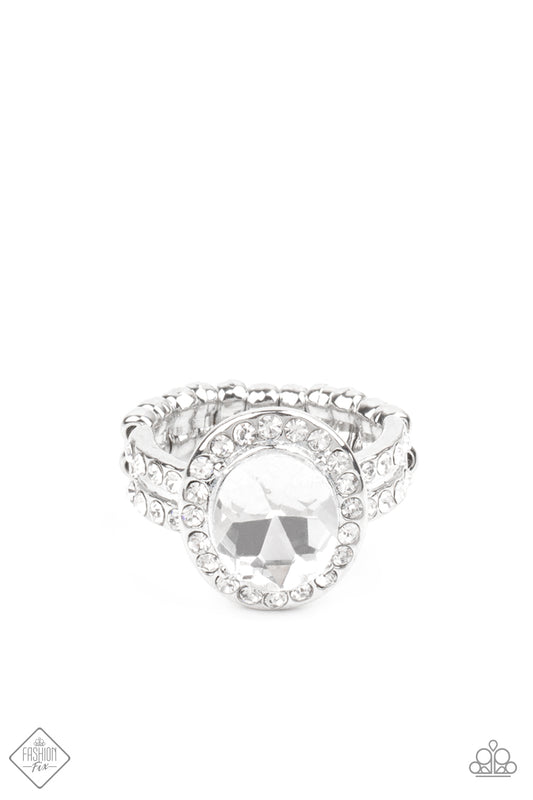 Anillo Paparazzi Fashion Fix de enero de 2021 ~ Brillo imparable - Blanco