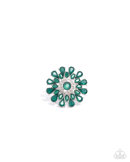 Anillo Paparazzi ~ Brillo constante - Verde