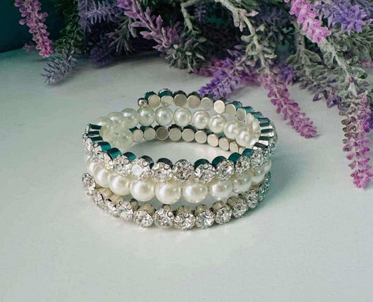 Paparazzi Bracelet ~ Grandiose Glitz - White