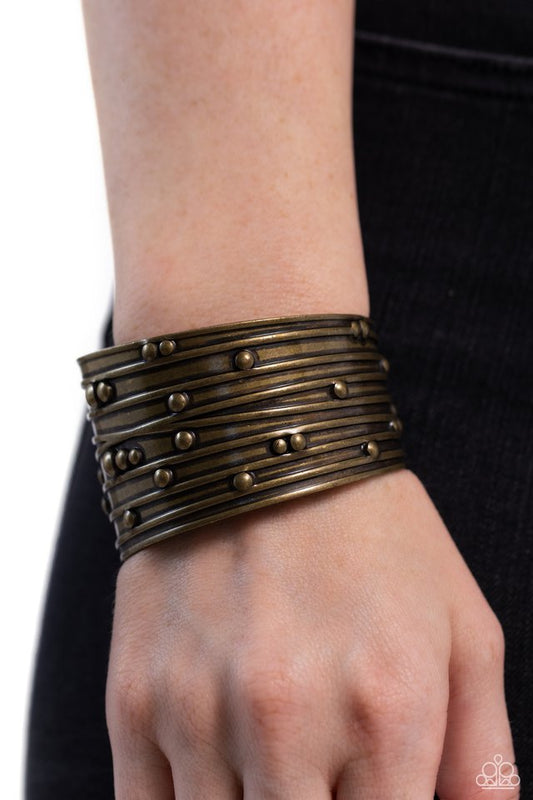 ​Mechanical Motif - Brass - Paparazzi Bracelet Image