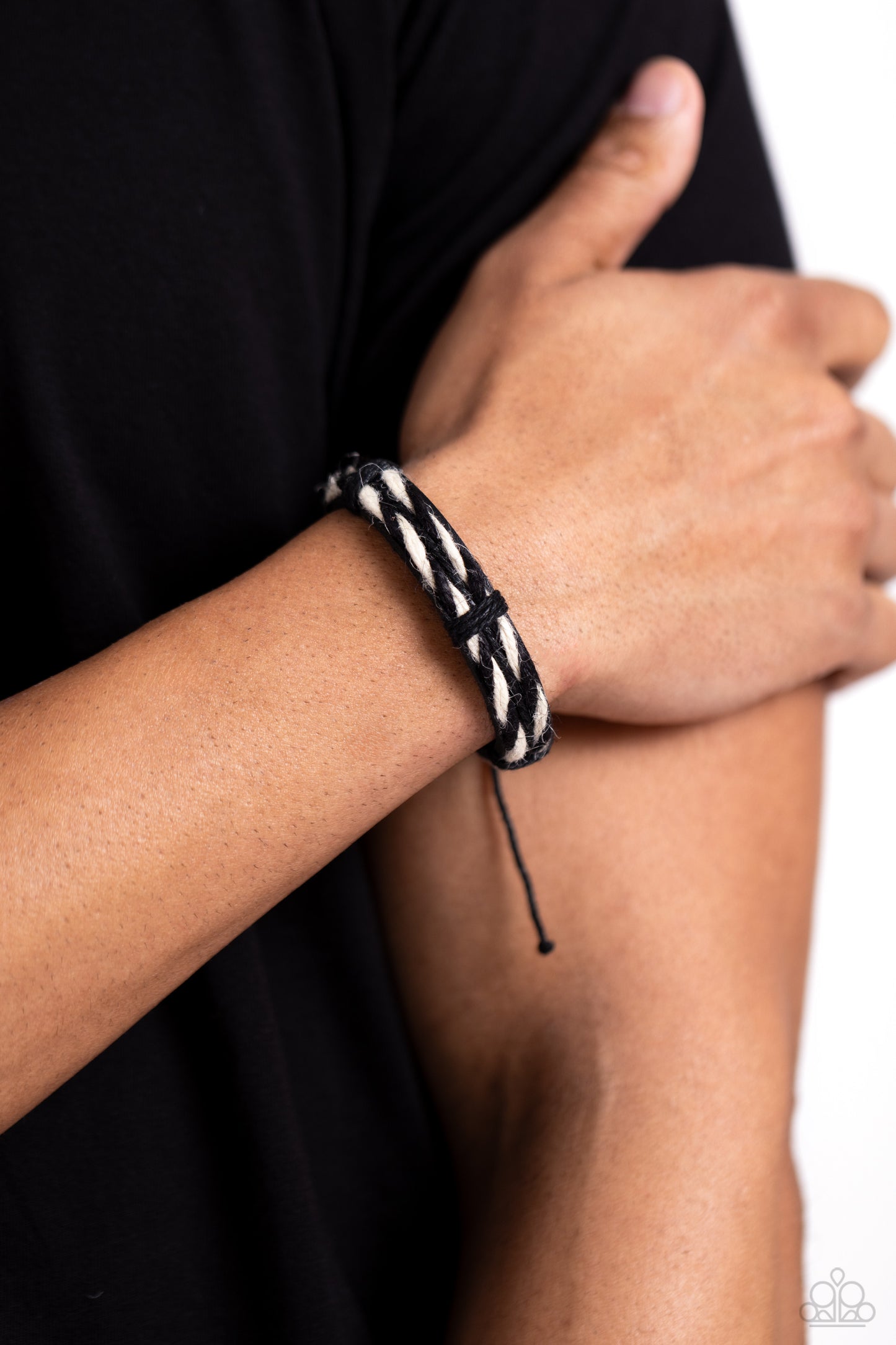 Everest Escapade - Paparazzi Bracelet Image